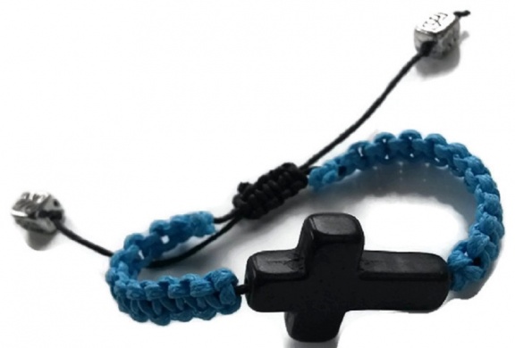 Dames armbandje geknoopt met kruis - nr. 1