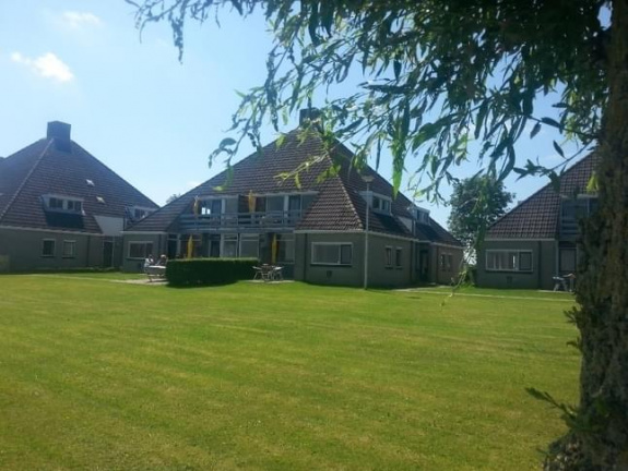Sneek, appartement aan het Sneekermeer. te huur