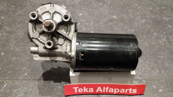 Bosch 0390246313 CEP Volvo 440 Ruitenwissermotor Wischermotor NOS - Afbeelding 2