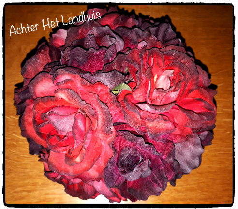Rode Rozen bol Kunstbloemen rood/Decoratie