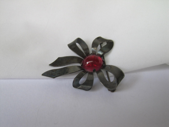 Zilveren broche antiek Art Deco strikmodel met rood/roze ster saffier 3.4x4.2 cm - Afbeelding 5