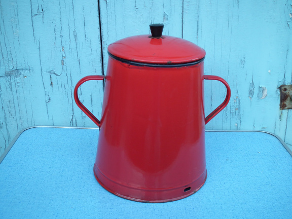 Vetpot van rood emaille