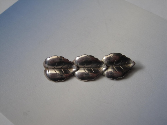 Zilveren blaadjesbroche art deco 835 Karl Hohmann - nr. 1
