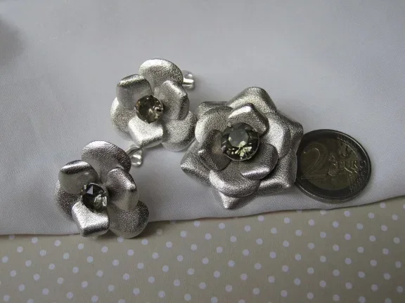 Broche/hanger en oorbellen set Sarah Coventry roos met green ice rijnsteen. - Afbeelding 3
