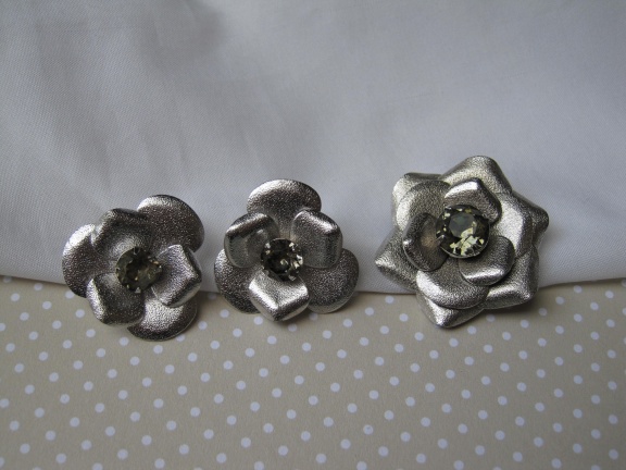 Broche/hanger en oorbellen set Sarah Coventry roos met green ice rijnsteen. - Afbeelding 8