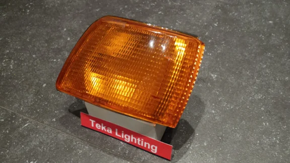 Mitsubishi Galant IV (88-93) Knipperlicht Indicator Koito 210-37558 Rechts Used - Afbeelding 2