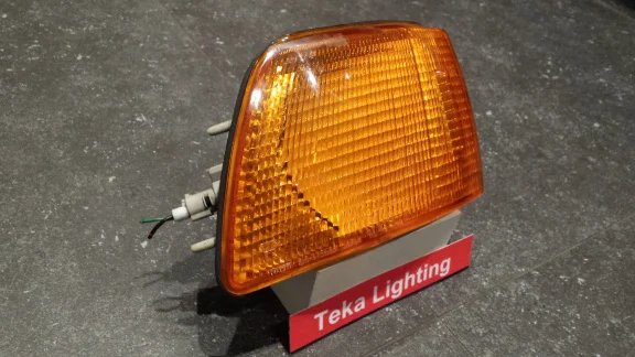Mitsubishi Galant IV (88-93) Knipperlicht Indicator Koito 210-37558 Rechts Used - Afbeelding 3