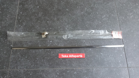 Mitsubishi Montero (88-91) (Pajero) MB395676 Raamlijst Rechtsboven NOS - nr. 1