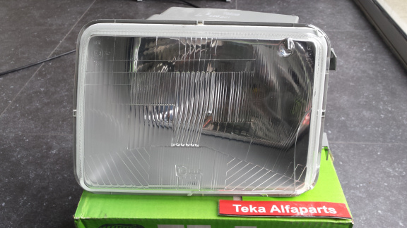 Renault 18 Koplamp Valeo Cibie 480331 H4 Links NOS Defect Glas - nr. 1