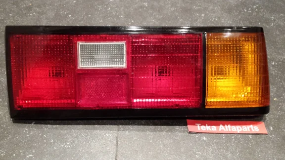 Toyota Corolla 1982 Achterlicht Rechts NOS - nr. 1