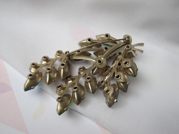 Broche Judy Lee vermeille kleurig bloemen takje met gekleurde kristal rijnstenen 7.4x4.9 cm. - Afbeelding 7