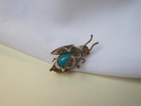 Broche antieke damascener vlieg kever met turquoise blauwe glassteen 3.8x1.6 cm - Afbeelding 2