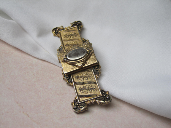 Broche medaillon antiek goudkleurig met zilverkleurig frontje 7.6x2.8 cm - Afbeelding 5