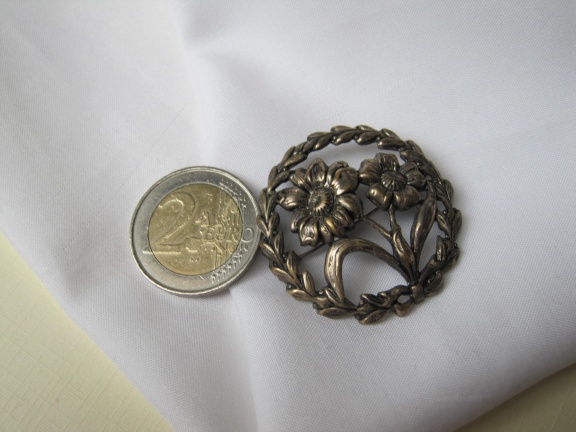 Broche antiek verzilverd bloemen in krans 3.8 cm - Afbeelding 7