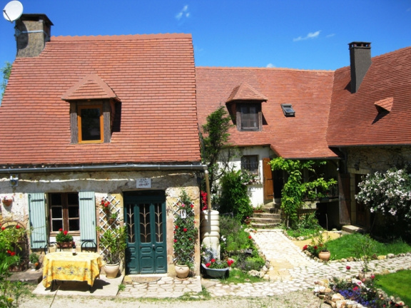 Dordogne! Mooie vakantiehuis! Kindvriendelijke! Zwembad, JULI AUG!!
