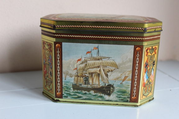 VINTAGE HUNTLEY BOORNE & STEVENS - sailing ships - nr. 1