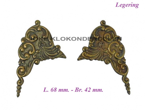 === 2 Klokkast ornamentjes = gebruikt === 37022