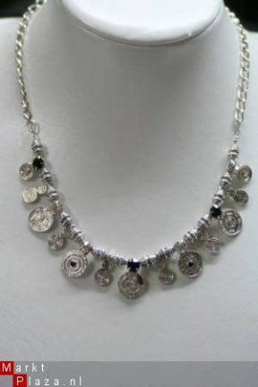 Actie: Stoere ketting.