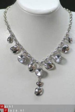 Super mooie ketting met blanke Strass