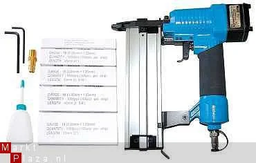 Pneumatische spijkermachine in handige koffer + spijkers