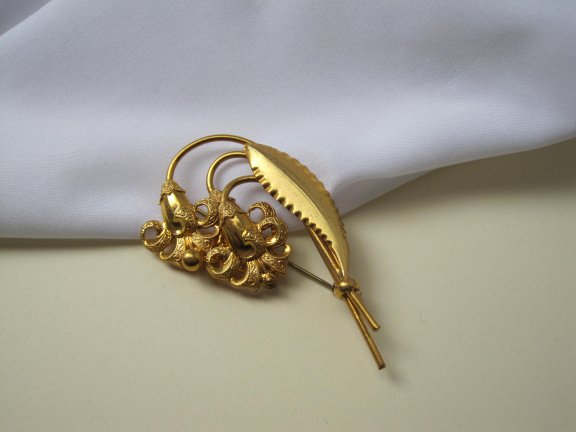 Broche antiek goudkleurig vergulde klokjes bloemen 7.3x3.9 cm - Afbeelding 6