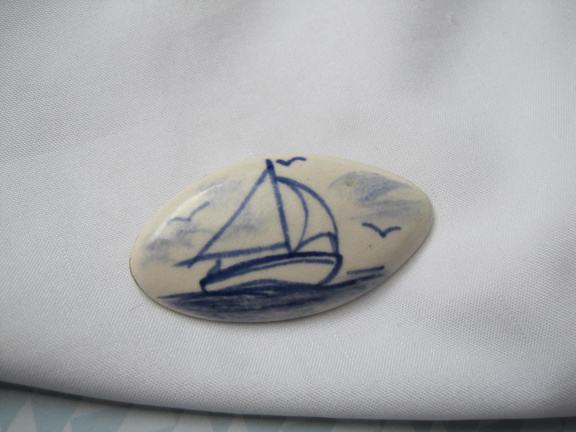 Broche Delfts blauwe keramiek porselein zeilscheepje 4.9x2.6 cm - Afbeelding 3