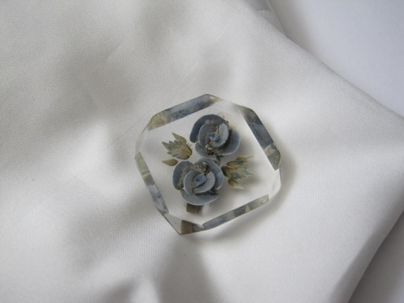 Broche antiek reverse carved intaglio blauwe bloemen 3.6 cm - nr. 1