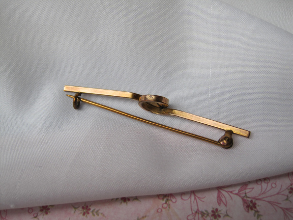 Broche antiek Art Deco goud verguld met robijn rode edelsteen 5.9x0.9 cm - Afbeelding 3