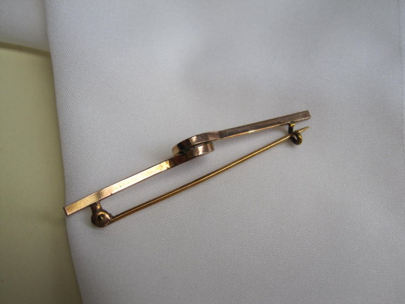 Broche antiek Art Deco goud verguld met robijn rode edelsteen 5.9x0.9 cm - Afbeelding 5
