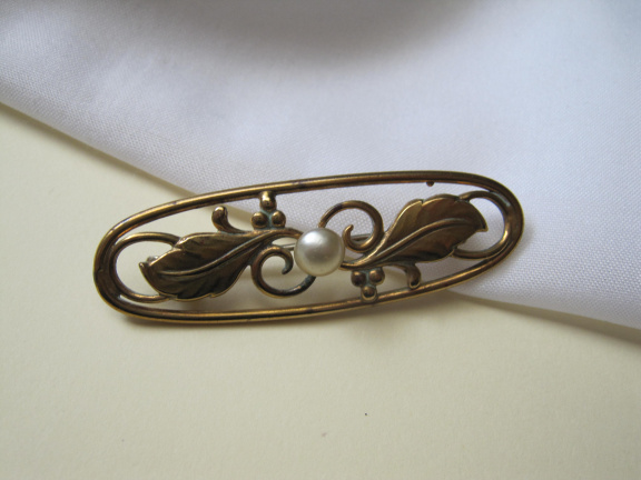 Broche antiek Art Nouveau goudkleurig verguld met kraal cabochon 5.3x1.6 cm - Afbeelding 6