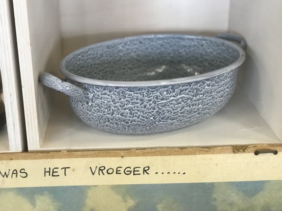 vintage grijsgwolkte schaal met handvatten - nr. 1