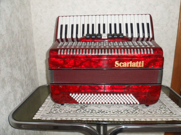 rechtstreeks nieuwe Scarlatti 120 bassen, 9registers, 2jaar garantie. - nr. 1