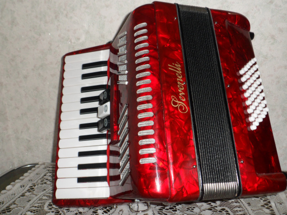 splinternieuwe SERENELLI 48bassen, 3registers, 2jaar garantie. - nr. 1