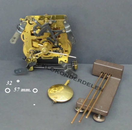 === Pendule uurwerk = Schatz = gebruikt === 37655