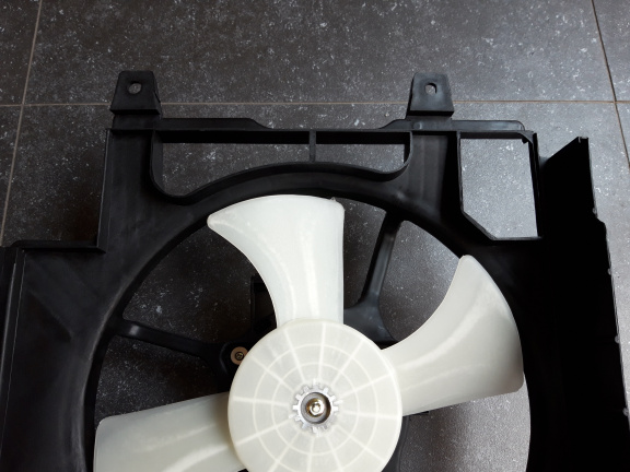 Nissan Micra K11 (95-02) Koelventilator I-YUAN 87037361 / 99348381 / NOS - Afbeelding 2