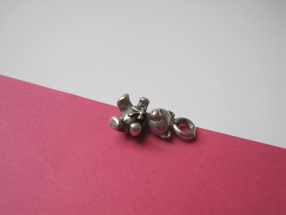 Zilveren bedel/ hanger antiek beertje 1.7x0.9 cm. - Afbeelding 2