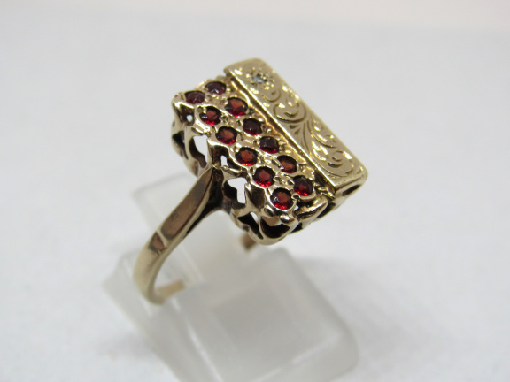 Antieke Gouden Ringen in 8.9.10.14.18 Karaats.