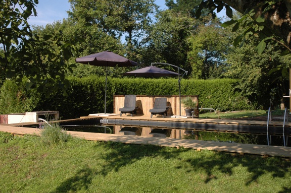 Vrijstaand vakantiehuis gite Auvergne Frankrijk hottub zwembad Au Chabrol - Afbeelding 2