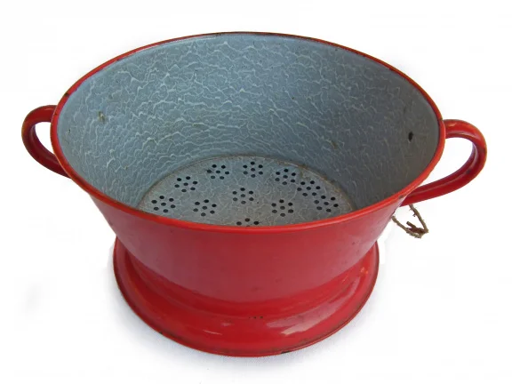 leuke vergiet van rood emaille