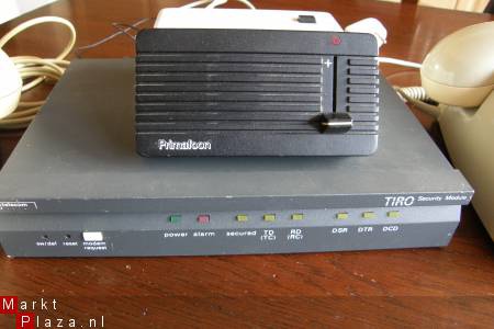 PTT - 1 x telefoonversterker, 1 x huiscentrale. - nr. 1