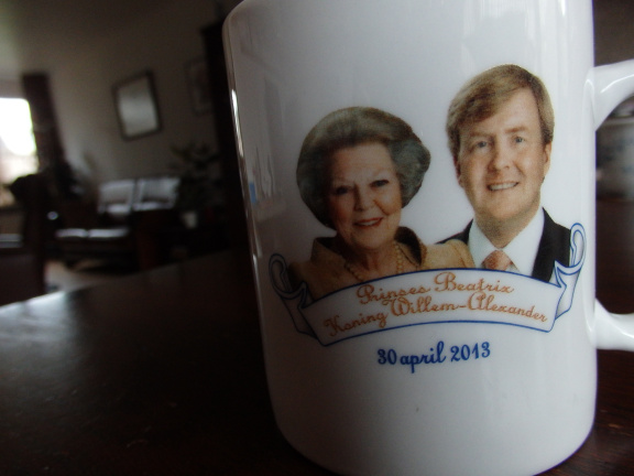 Beker - Prinses Beatrix en Koning Willem Alexander - 30 April 2013. - Afbeelding 3