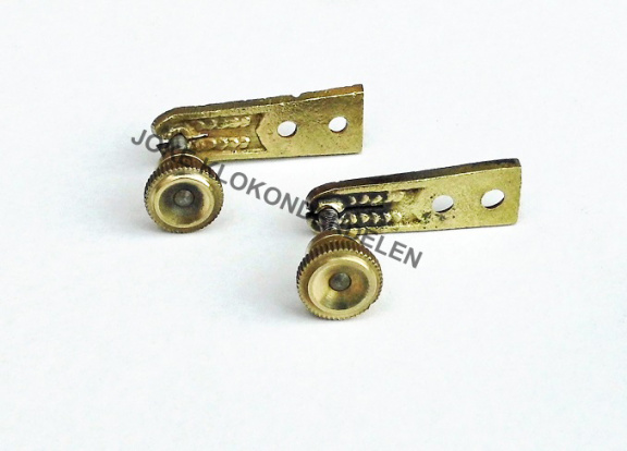 === Kast afstel boutjes = regulateur = oud === 38719