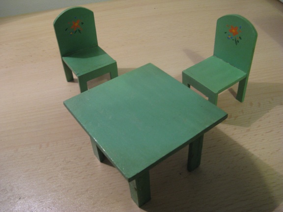 Voor in het poppenhuis...een antieke franse keuken tafel met 2 stoelen...Jaren 30! - Afbeelding 2