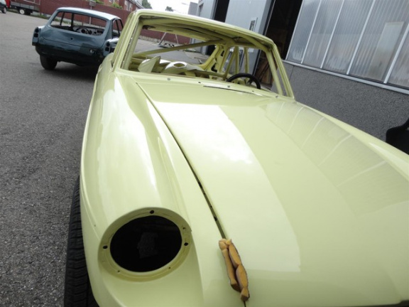 MG B type - 1.8 GT restauratie gestart: gespoten body inclusief Motor - Afbeelding 5