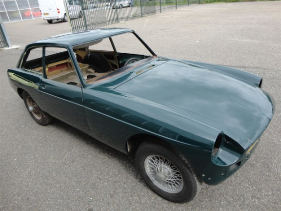 MG B type - 1.8 GT gespoten body met chassis - Afbeelding 6