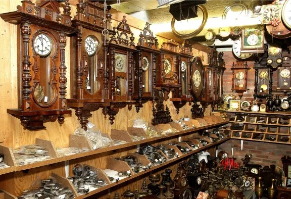 Joke Klokonderdelen=Antik Uhrenteile=Antique Clocks and component - nr. 1
