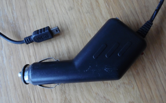 Universele autolader (DC/DC-adapter met 3,5 meter snoer). - Afbeelding 2