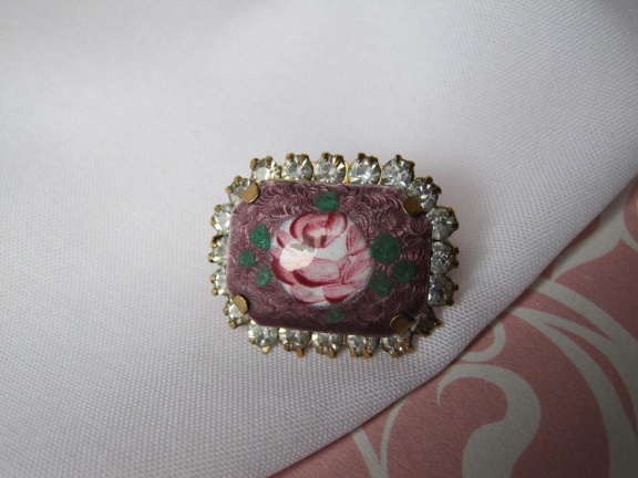 Broche antiek paars roze emaille roos met kristal rijnsteentjes rand 2.3x1.8 cm. - Afbeelding 4