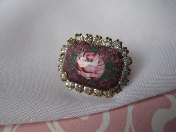 Broche antiek paars roze emaille roos met kristal rijnsteentjes rand 2.3x1.8 cm. - Afbeelding 5