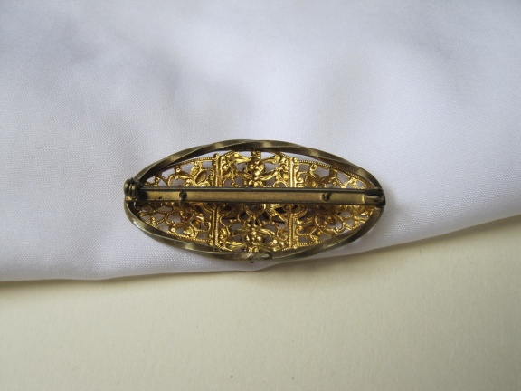 Broche antiek met robijn rood kristal rijnstenen en drie parelkralen 5.3x2.6 cm - Afbeelding 5